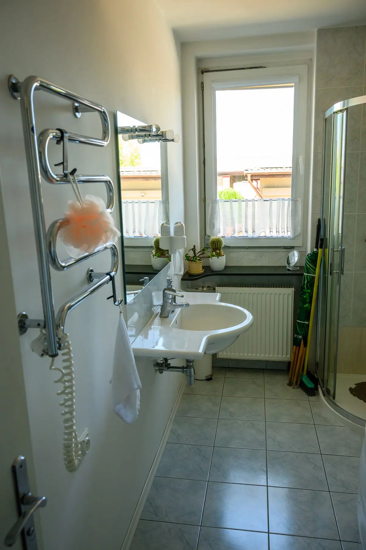 Apartament nr 1 w Rewie - pionowe zdjęcie pokoju